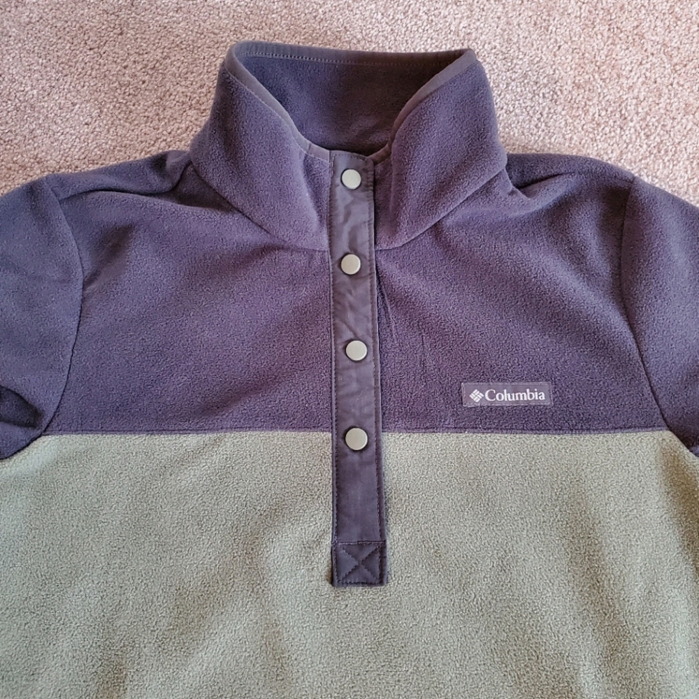 Columbia Purple and Light Green Fleece Pullover